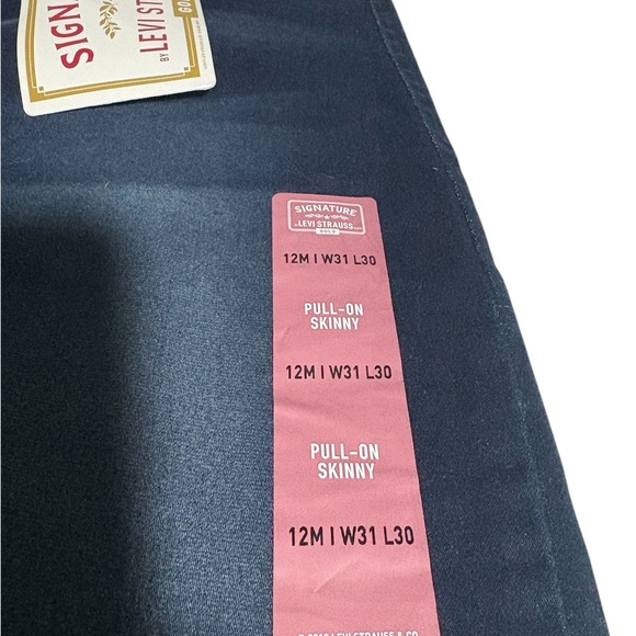 NWT Signature Levi Strauss & Co. Gold Womens SZ 12M W31 L30 Skinny Jeans - Picture 2 of 4